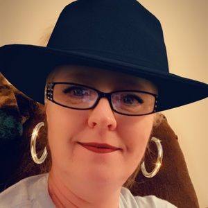 Meet your Posher, Wendy